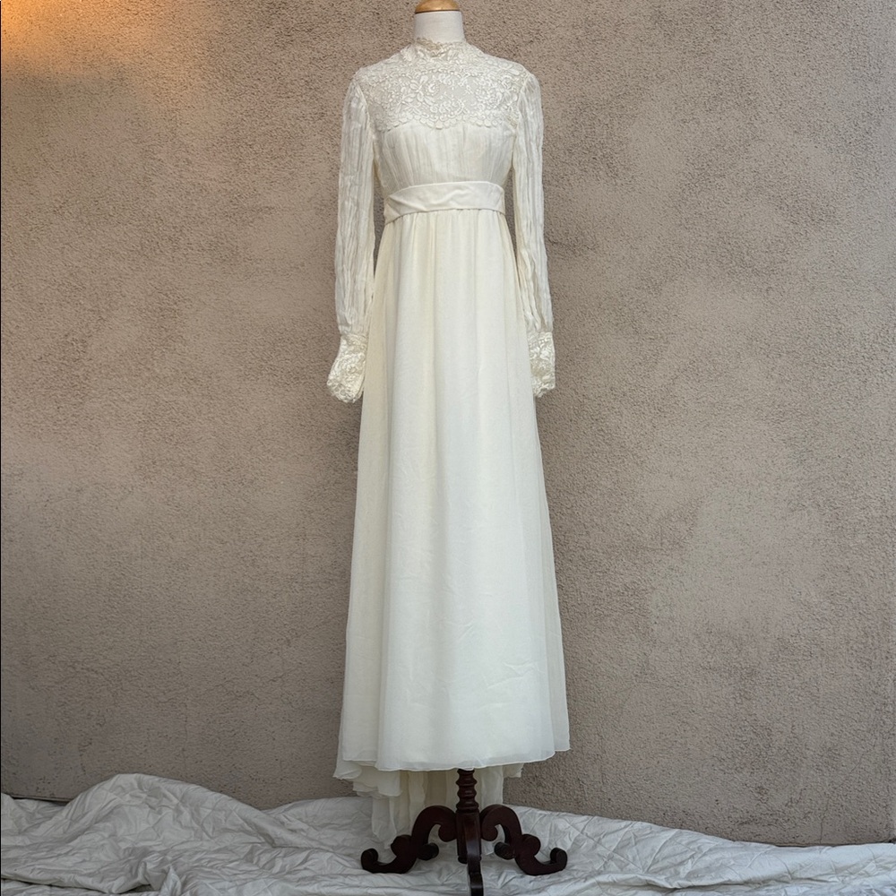 William Cahill VTG Weeding Dress
